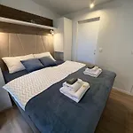Mobile Loren Biograd Na Moru