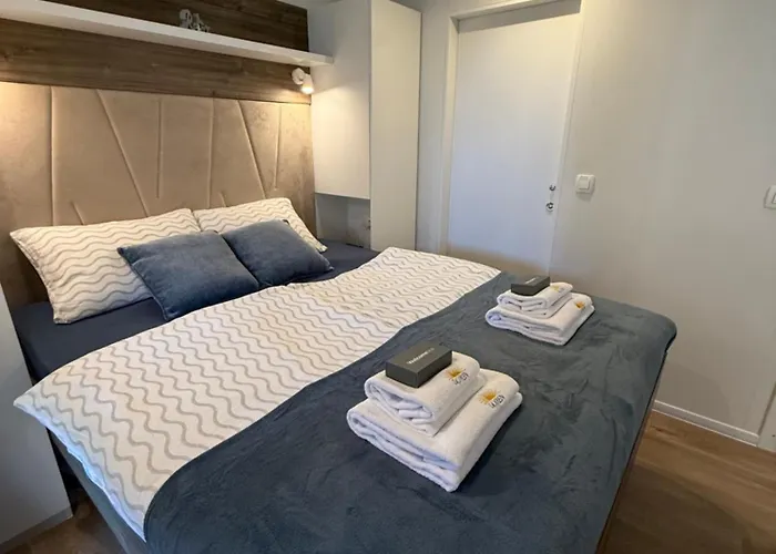 Mobile Loren Биоград-на-Мору