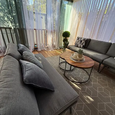 Mobile Loren ビオグラード・ナ・モル