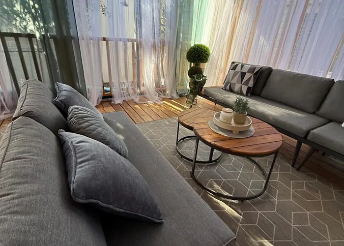 Mobile Loren Biograd Na Moru